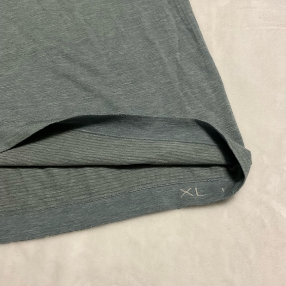 Men's Lululemon Metal Vent Tech Short Sleeve Gray Shirt - Picture 4 of 11